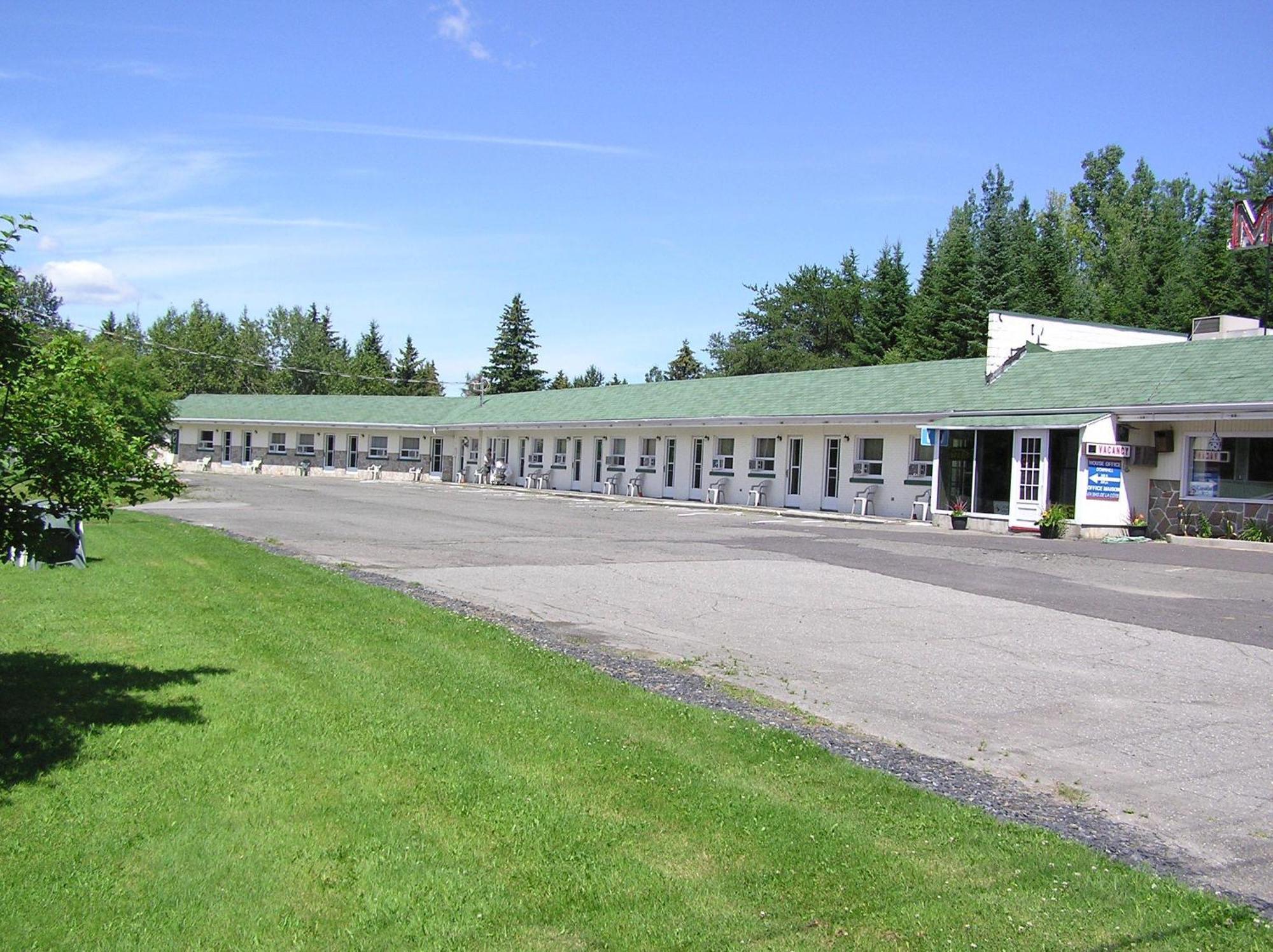 La Roma Motel Edmundston Dış mekan fotoğraf