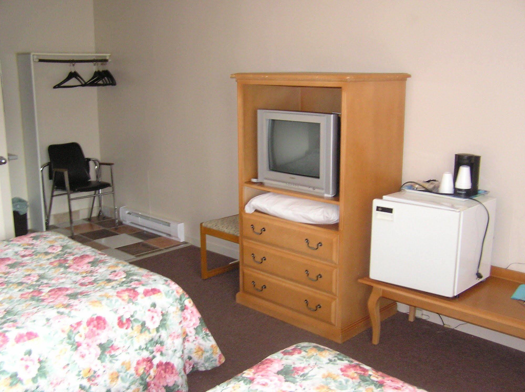 La Roma Motel Edmundston Dış mekan fotoğraf